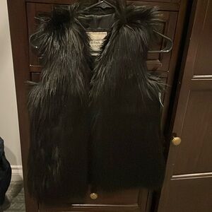 Abercrombie & Fitch Faux Fur Vest (Size xs) good condition